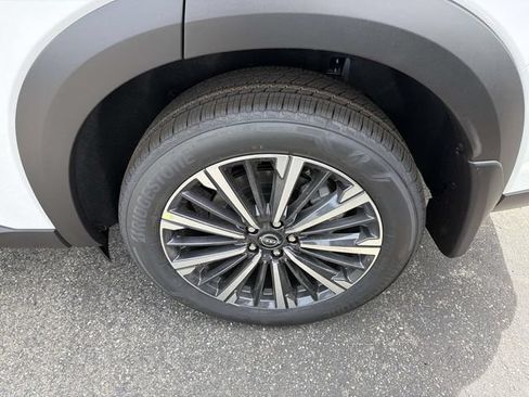 New 2026 Nissan Pathfinder Platinum AWD/4WD image 8