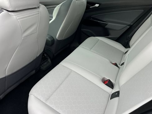 Used 2022 Volkswagen ID.4 Pro S image 12