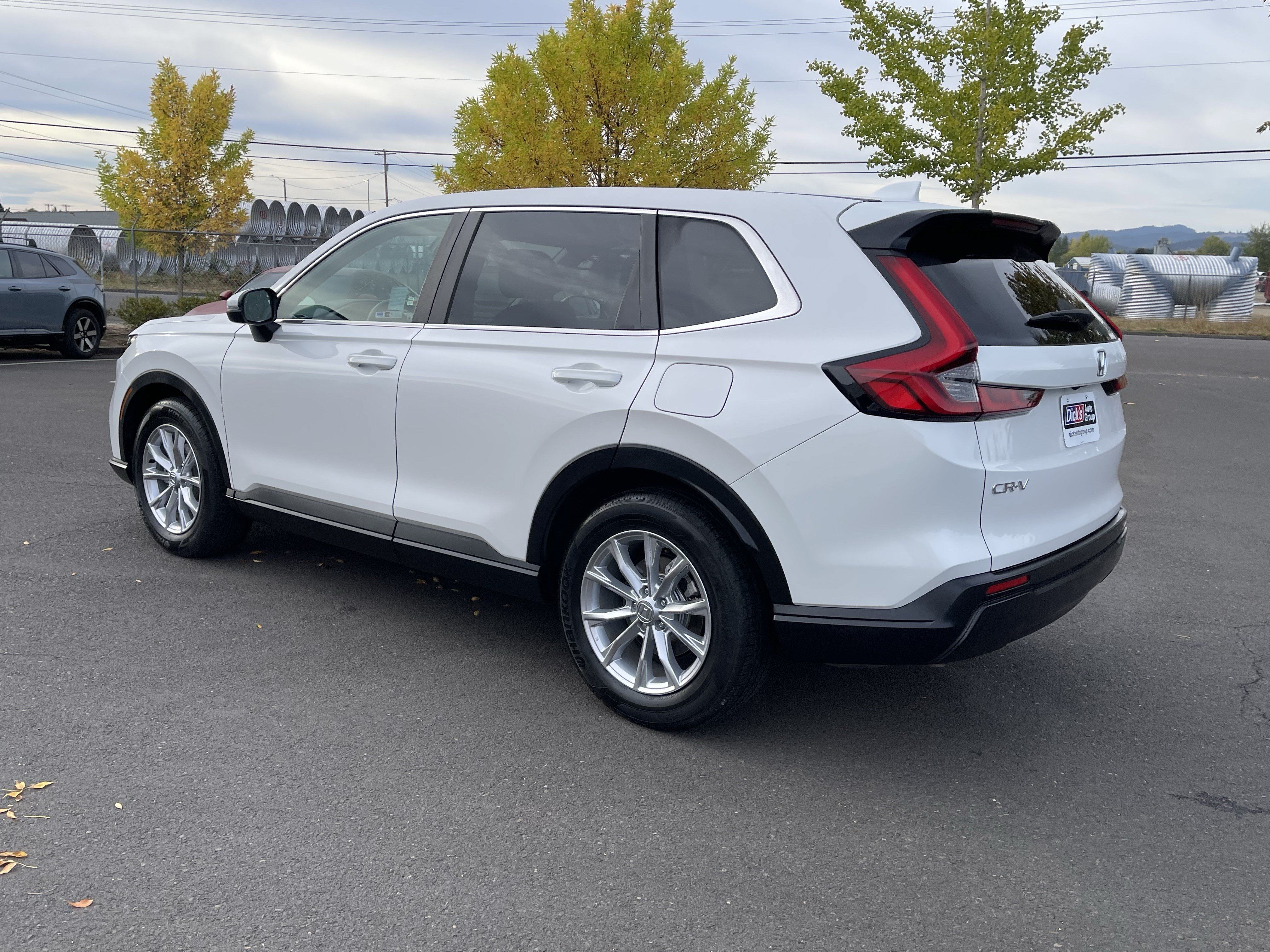 Used 2024 Honda CR-V EX image 3