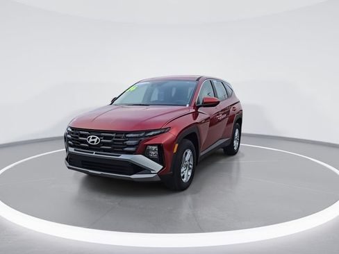 Used 2026 Hyundai Tucson SE AWD/4WD image 3