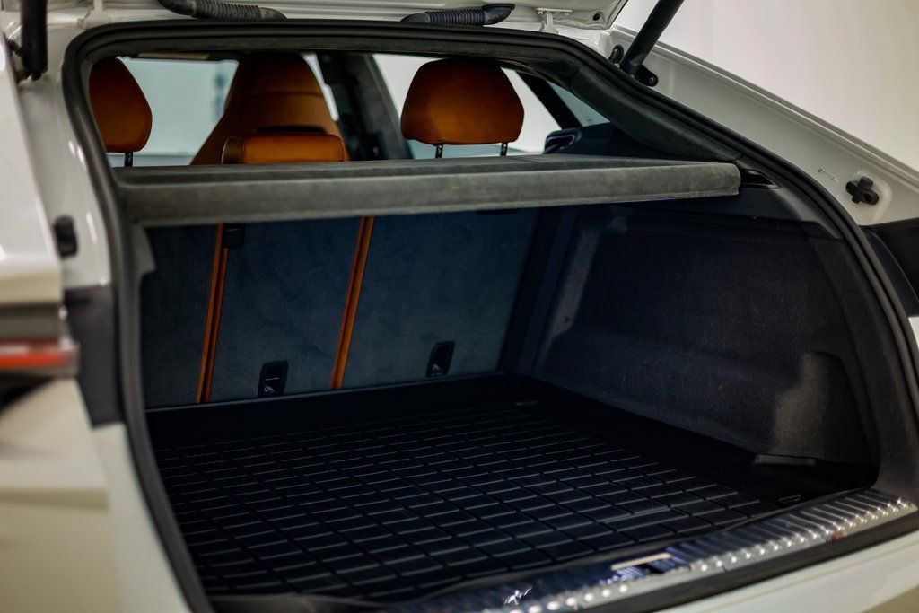 Used 2021 Lamborghini Urus AWD/4WD image 21