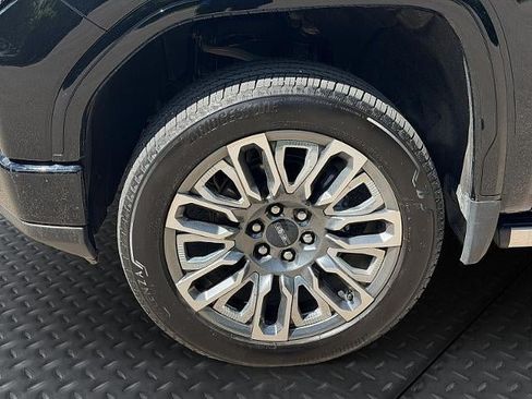 Used 2025 GMC Sierra 1500 Denali Ultimate AWD/4WD image 10