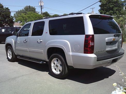 Used 2013 Chevrolet Suburban LT w/ Suspension Package, Off-Road AWD/4WD image 3