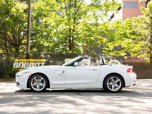 Used 2009 BMW Z4 sDrive35i RWD image 12