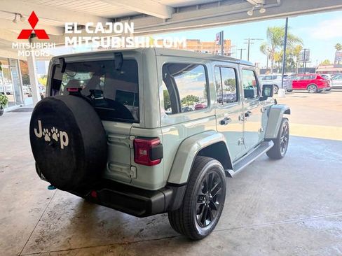 Used 2023 Jeep Wrangler Unlimited Sahara AWD/4WD image 3
