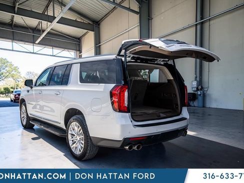 Used 2024 GMC Yukon XL Denali AWD/4WD image 33