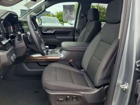 Used 2025 Chevrolet Silverado 1500 RST AWD/4WD image 19