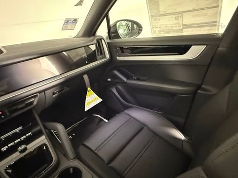 New 2025 Porsche Cayenne Coupe image 22