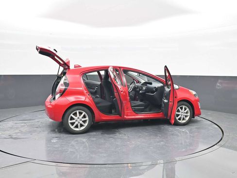 Used 2015 Toyota Prius C Three image 40