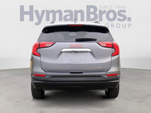Used 2020 GMC Terrain SLE w/ Driver Convenience Package image 4