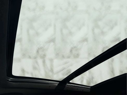 Used 2024 Cadillac XT6 Sport w/ Technology Package image 17