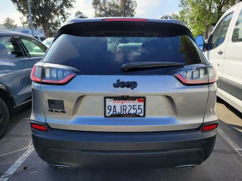 Used 2019 Jeep Cherokee Latitude Plus AWD/4WD image 6