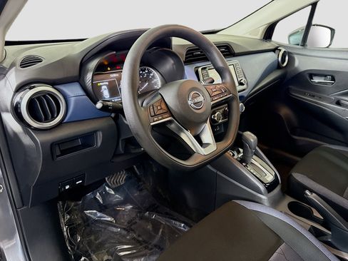 Used 2025 Nissan Versa SV w/ Trunk Package image 23