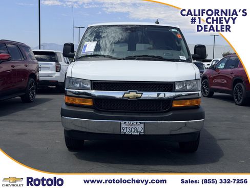 Used 2025 Chevrolet Express 3500 LT w/ LT Preferred Equipment Group RWD image 2