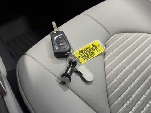 Used 2023 Toyota Camry SE FWD image 32