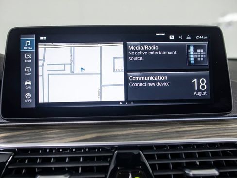 Used 2022 BMW 530e w/ Premium Package RWD image 23
