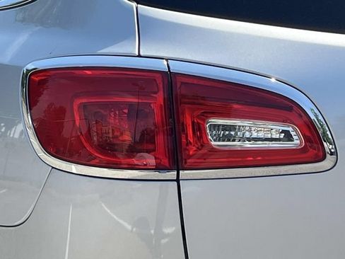 Used 2016 Buick Enclave Leather FWD image 10