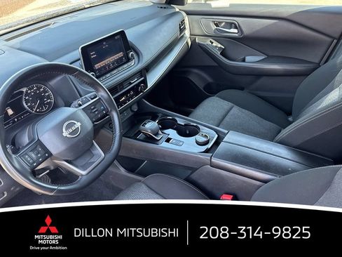 Used 2025 Nissan Rogue SV AWD/4WD image 4