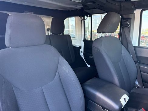 Used 2018 Jeep Wrangler Unlimited Sport w/ Quick Order Package 24W AWD/4WD image 13