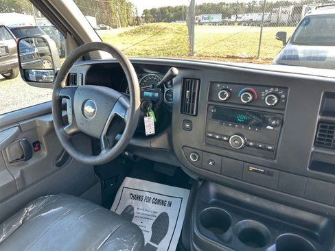 Used 2011 Chevrolet Express 1500 image 31