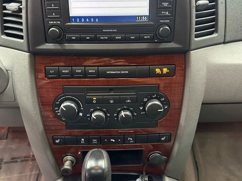 Used 2005 Jeep Grand Cherokee Limited image 17