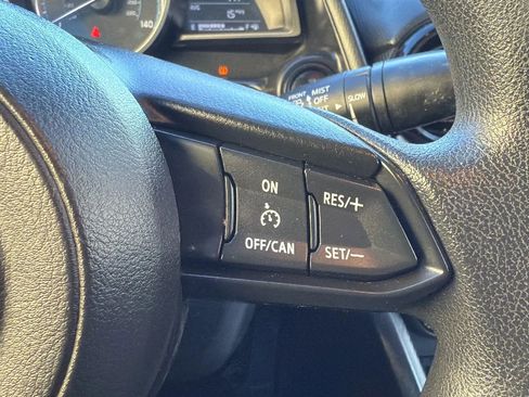 Used 2019 Toyota Yaris L image 11