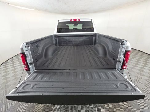 Certified 2026 RAM 2500 Big Horn AWD/4WD image 39