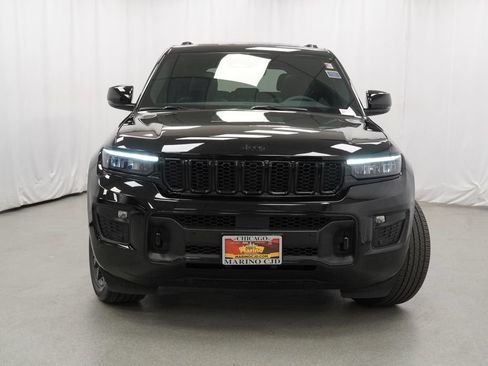 Certified 2023 Jeep Grand Cherokee Overland AWD/4WD image 8