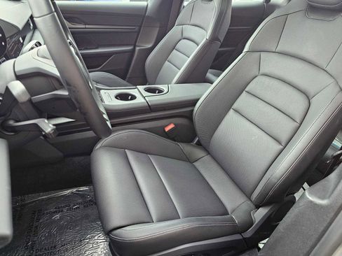 New 2025 Porsche Taycan image 5