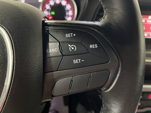 Used 2017 Dodge Challenger R/T image 22