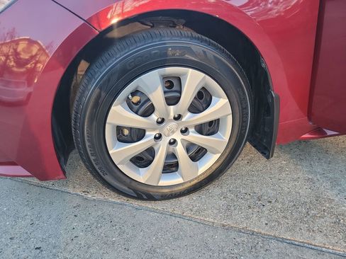 Certified 2022 Toyota Corolla LE image 33