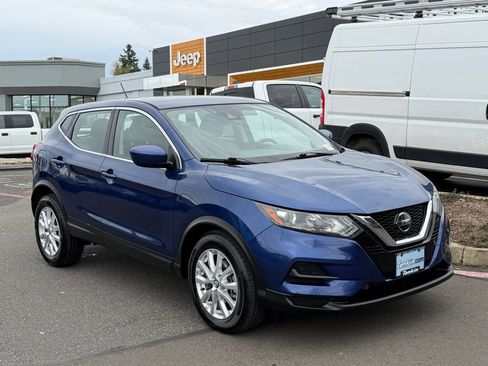 Used 2021 Nissan Rogue Sport S image 2