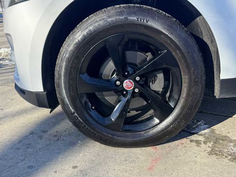 Used 2020 Jaguar F-PACE Premium image 9