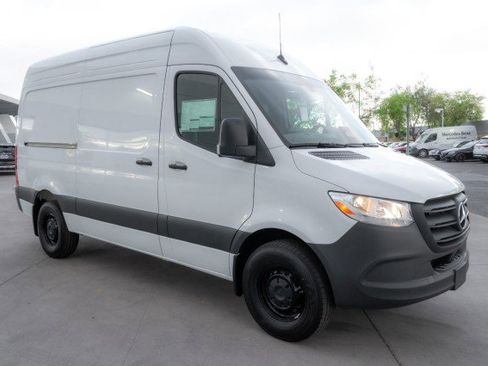 New 2025 Mercedes-Benz Sprinter 2500 image 3