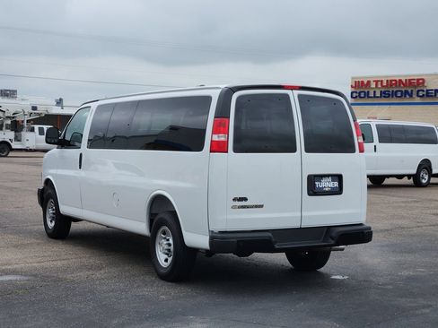 Used 2025 Chevrolet Express 3500 LS RWD image 5