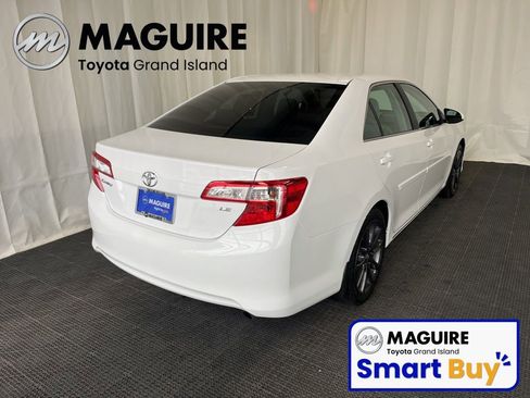 Used 2014 Toyota Camry LE image 34