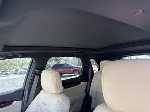 Used 2018 Cadillac XT5 Premium Luxury image 32