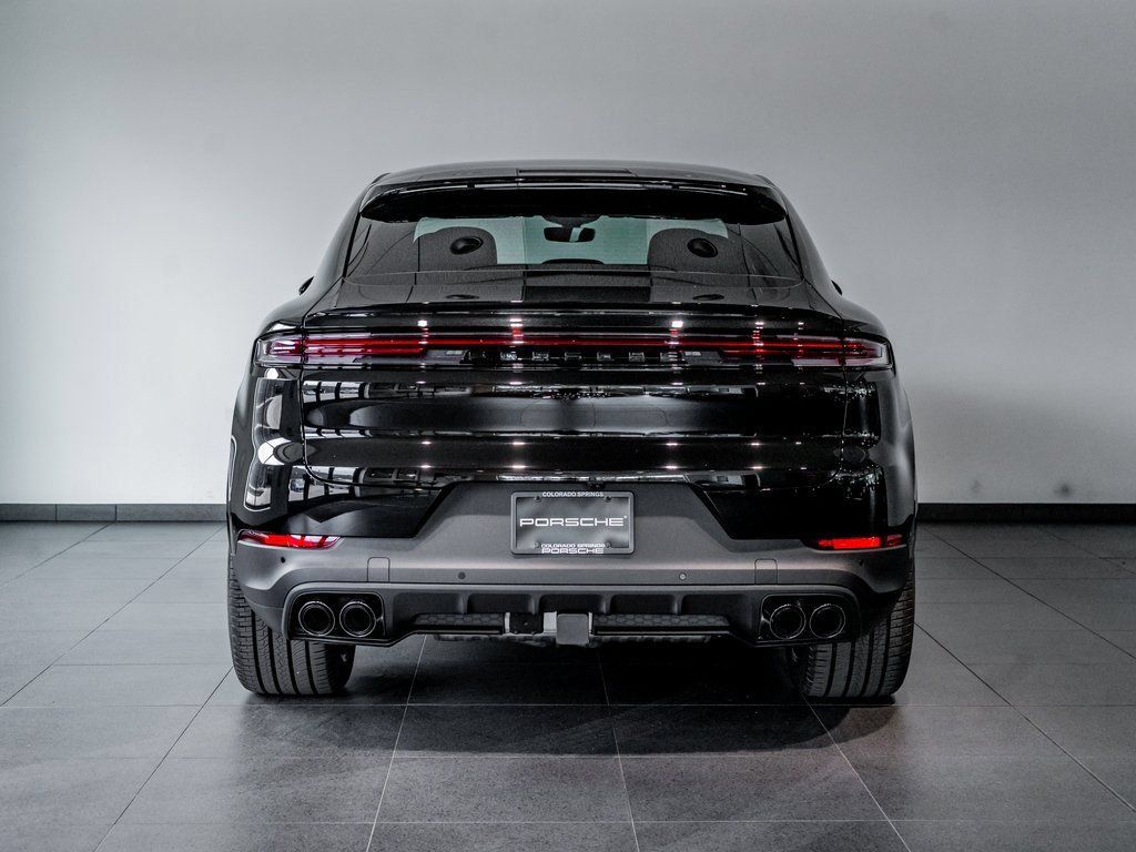 Certified 2025 Porsche Cayenne Coupe AWD/4WD image 6