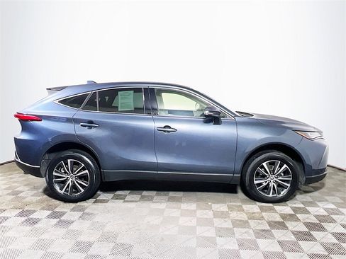 Certified 2022 Toyota Venza LE image 9