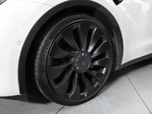 Used 2020 Tesla Model Y Performance image 44