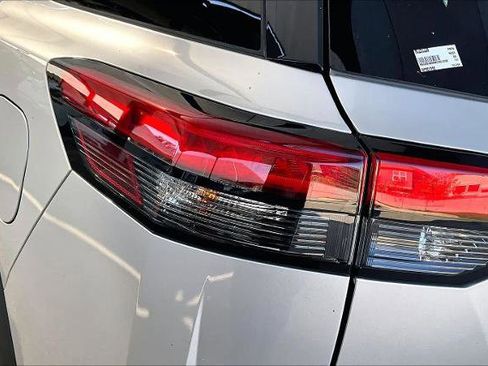 Certified 2024 Nissan Pathfinder SV image 27