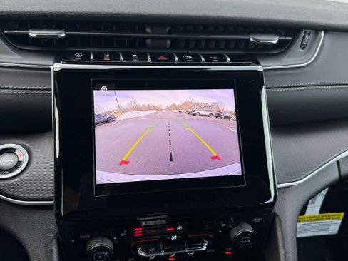 New 2025 Jeep Grand Cherokee L Laredo image 25