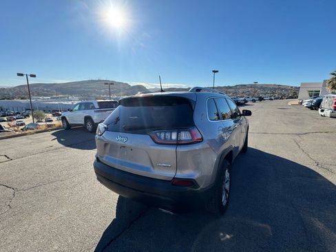 Used 2019 Jeep Cherokee Latitude Plus w/ Comfort/Convenience Group image 5