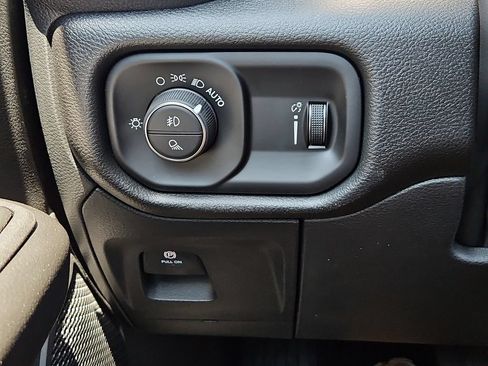 Used 2026 RAM 1500 Express AWD/4WD image 23