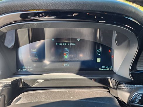 Used 2025 Lincoln Corsair FWD image 30