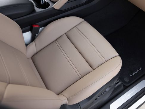 Certified 2025 Porsche Cayenne Coupe image 36