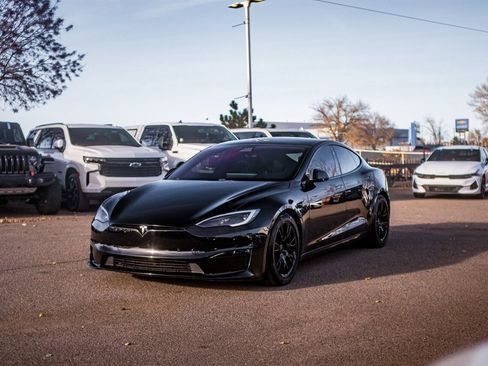 Used 2022 Tesla Model S Plaid image 3