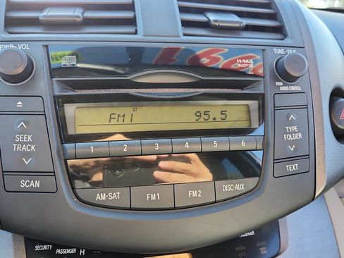 Used 2011 Toyota RAV4 Base image 31