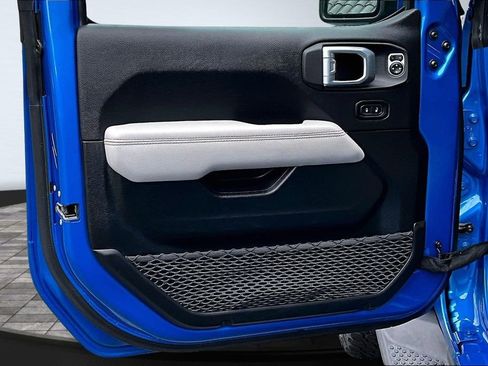 Used 2023 Jeep Wrangler High Altitude image 13