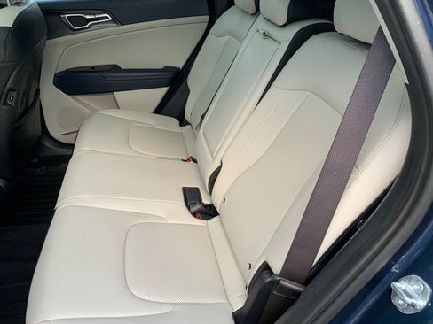Used 2025 Kia Sportage EX w/ EX Premium Package AWD/4WD image 18